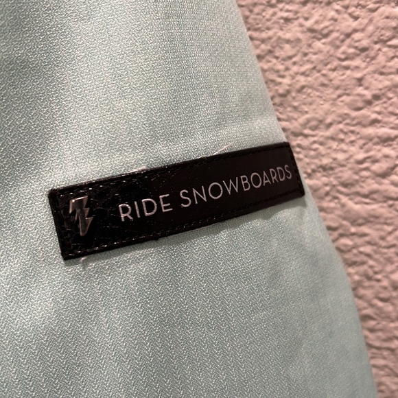 RIDE Snowboard HEAVY snow ski jacket. Gorgeous details. Mint condition Worn once - Picture 3 of 11
